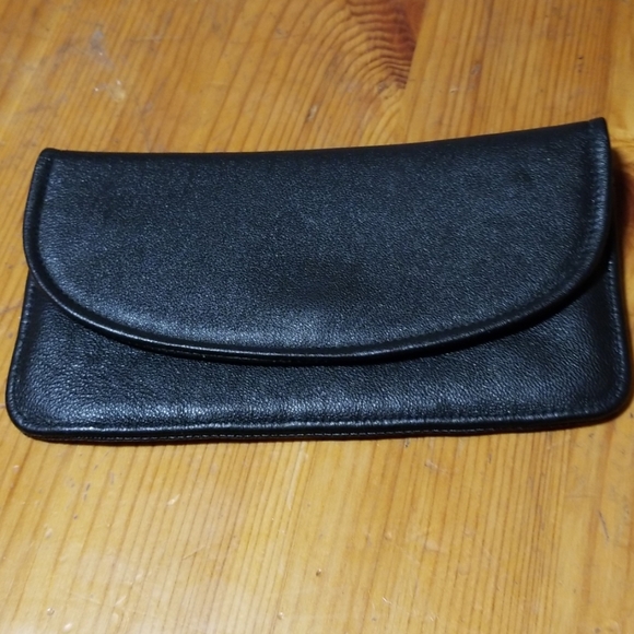 Tinnakeenly Handbags - Tinnakeenly black leather wallet